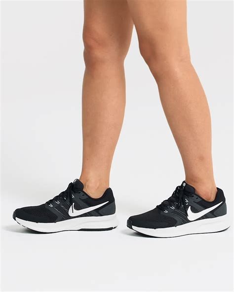 Nike Run Swift 3 Running Shoe 